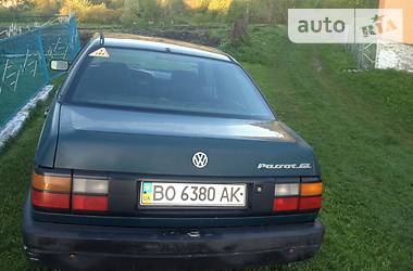 Седан Volkswagen Passat 1988 в Бучаче