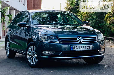 Седан Volkswagen Passat 2012 в Киеве