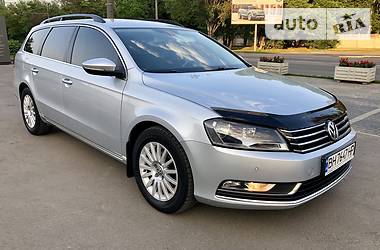 Універсал Volkswagen Passat 2013 в Одесі