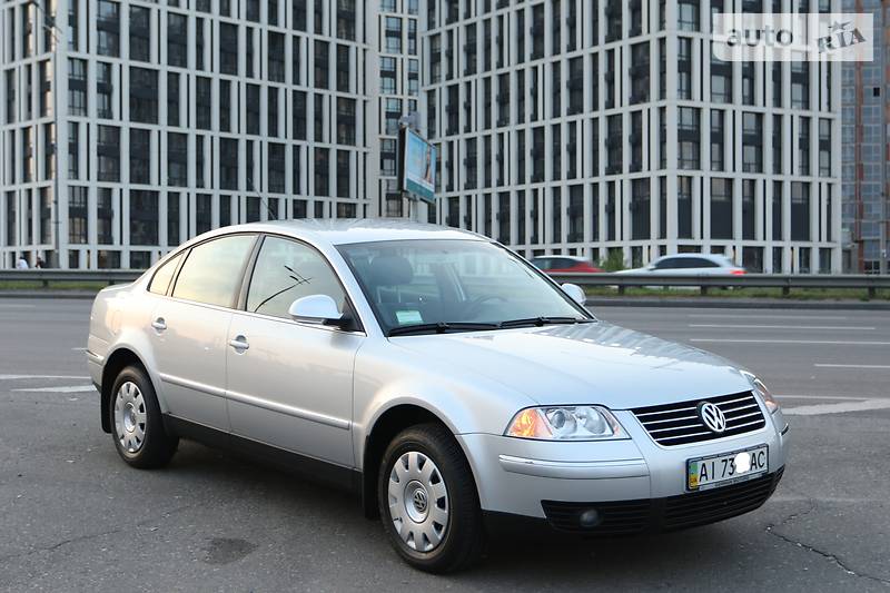 Седан Volkswagen Passat 2004 в Києві