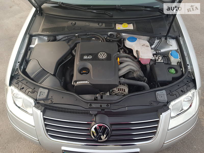 Седан Volkswagen Passat 2004 в Києві