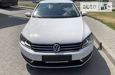 Седан Volkswagen Passat 2013 в Дніпрі