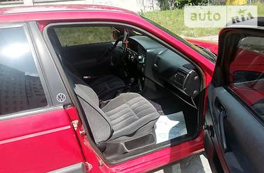 Седан Volkswagen Passat 1992 в 