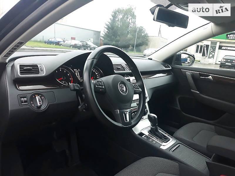 Седан Volkswagen Passat 2011 в Луцьку