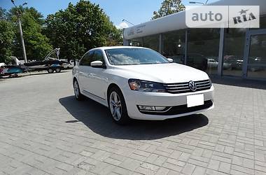 Седан Volkswagen Passat 2013 в Днепре