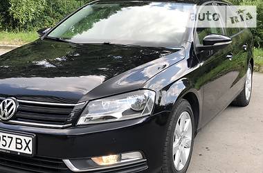 Універсал Volkswagen Passat 2013 в Тернополі