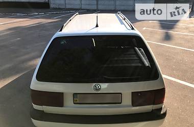 Універсал Volkswagen Passat 1994 в Житомирі