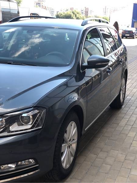 Універсал Volkswagen Passat 2013 в Хмельницькому