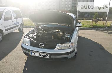 Седан Volkswagen Passat 1998 в Виннице