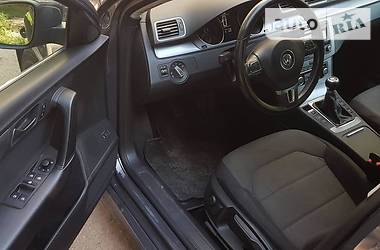 Універсал Volkswagen Passat 2011 в 