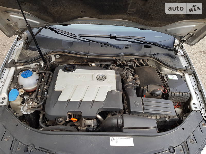 Універсал Volkswagen Passat 2010 в Самборі