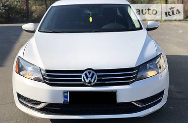 Седан Volkswagen Passat 2012 в Києві