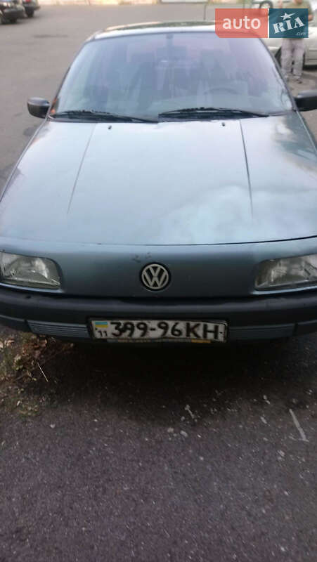 Седан Volkswagen Passat 1989 в Києві