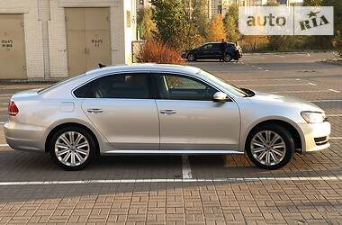 Седан Volkswagen Passat 2012 в Киеве