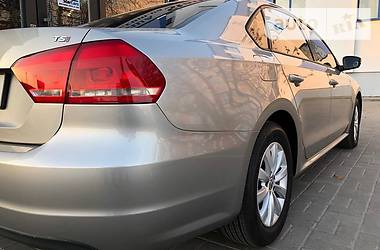 Седан Volkswagen Passat 2014 в Львове