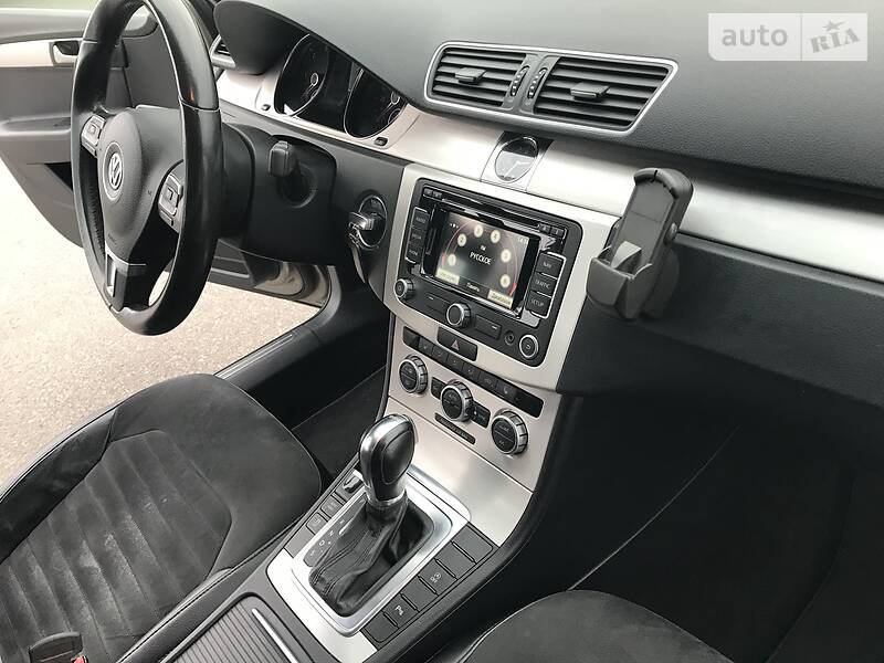 Універсал Volkswagen Passat 2012 в Черкасах