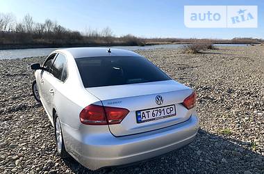 Седан Volkswagen Passat 2012 в Ивано-Франковске