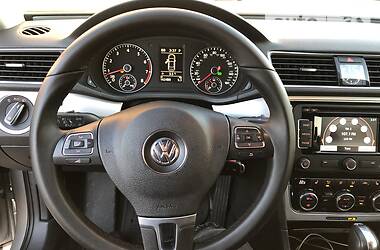 Седан Volkswagen Passat 2012 в Николаеве