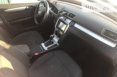 Універсал Volkswagen Passat 2012 в 