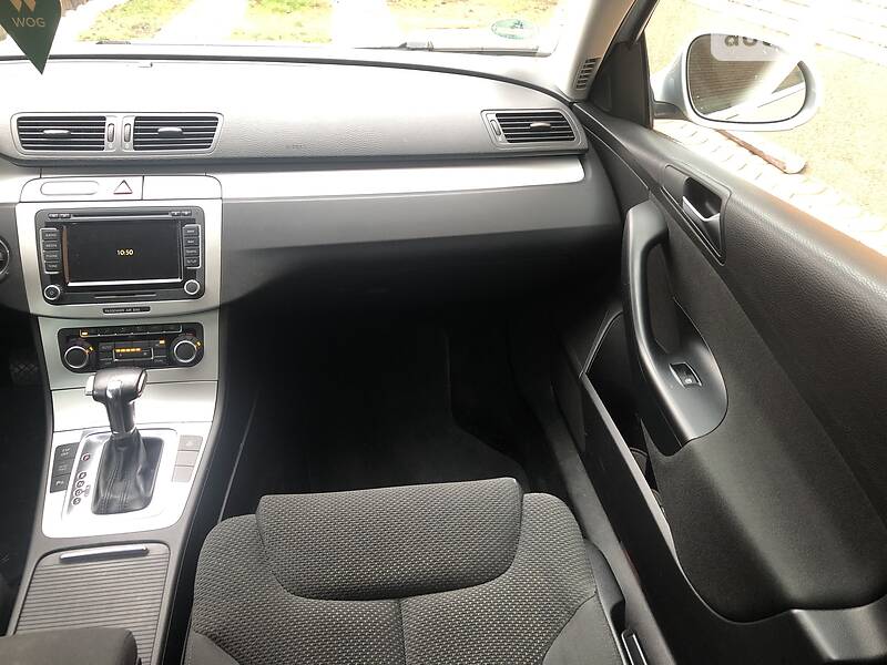 Універсал Volkswagen Passat 2010 в Гадячі