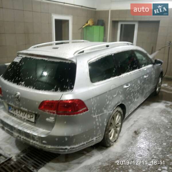 Універсал Volkswagen Passat 2012 в Коростишеві