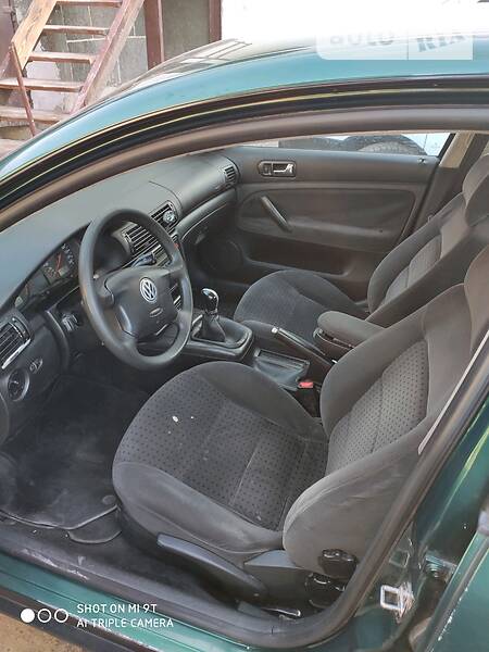 Седан Volkswagen Passat 1999 в Києві
