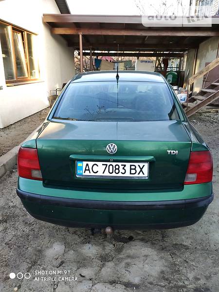 Седан Volkswagen Passat 1999 в Києві