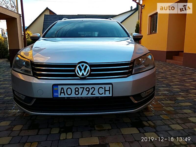 Універсал Volkswagen Passat 2011 в Тячеві