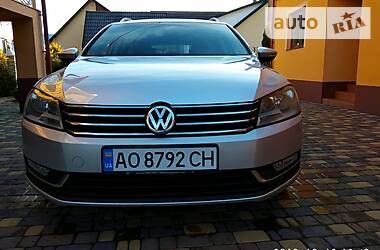 Універсал Volkswagen Passat 2011 в Тячеві