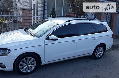 Універсал Volkswagen Passat 2011 в Житомирі