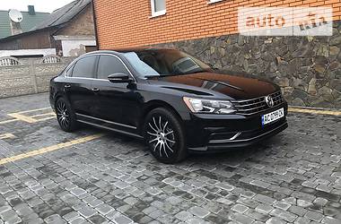 Седан Volkswagen Passat 2016 в Луцке