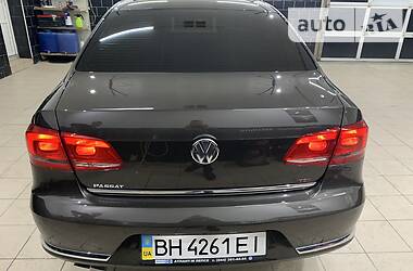 Седан Volkswagen Passat 2012 в Одессе