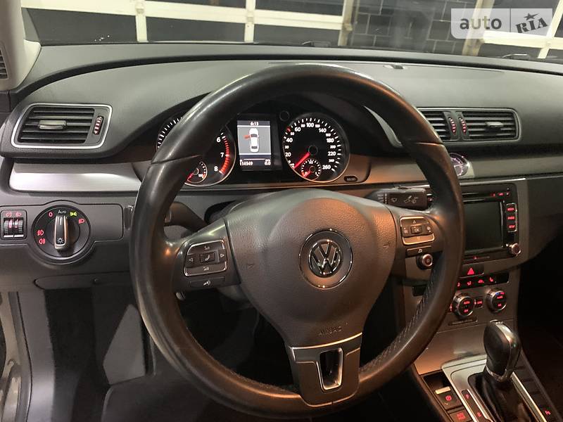 Седан Volkswagen Passat 2012 в Одесі