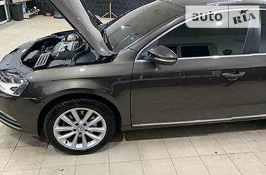 Седан Volkswagen Passat 2012 в Одессе