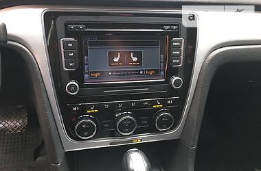 Седан Volkswagen Passat 2011 в 