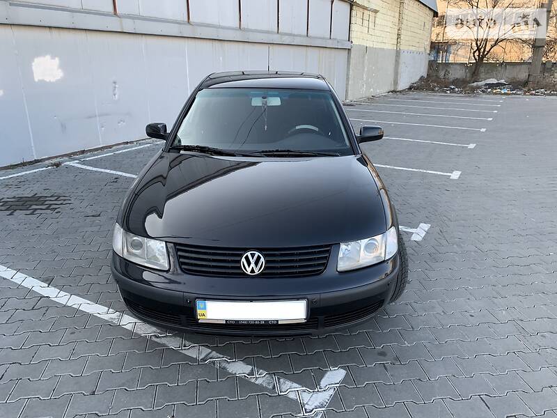 Седан Volkswagen Passat 1999 в Одесі