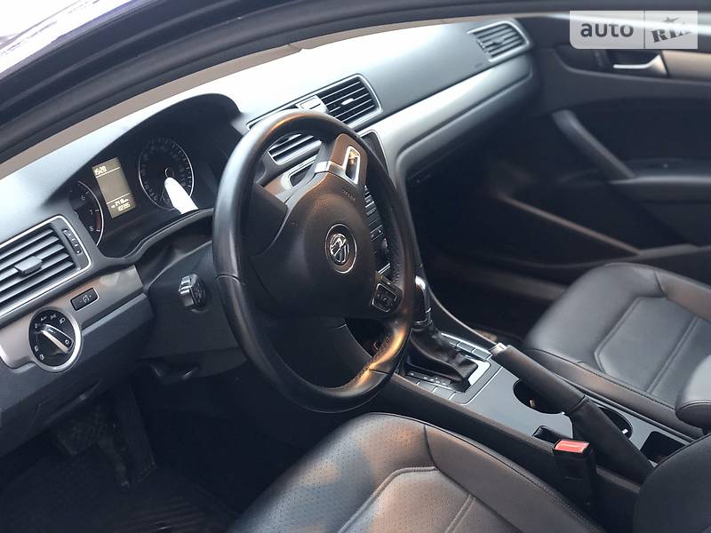 Седан Volkswagen Passat 2014 в Харкові