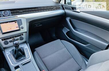 Седан Volkswagen Passat 2016 в 