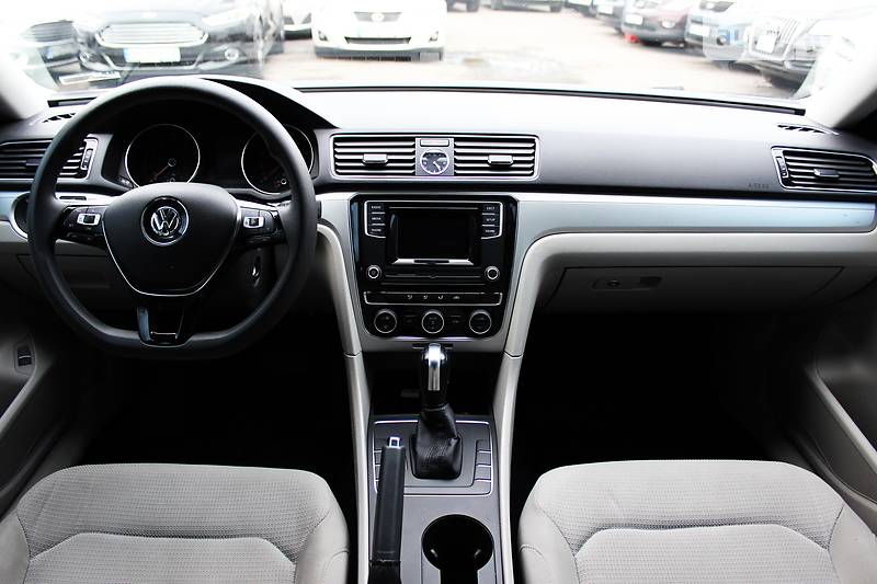 Седан Volkswagen Passat 2017 в Одесі