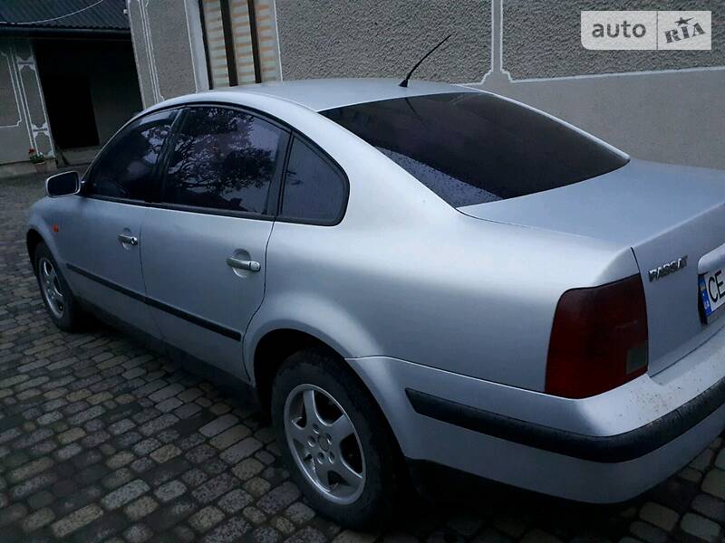 Седан Volkswagen Passat 1997 в Сторожинці