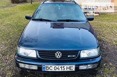 Універсал Volkswagen Passat 1994 в 