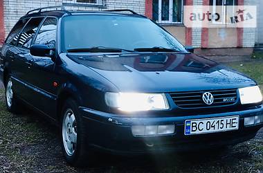 Універсал Volkswagen Passat 1994 в 