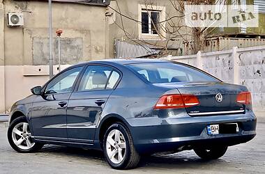 Седан Volkswagen Passat 2011 в 