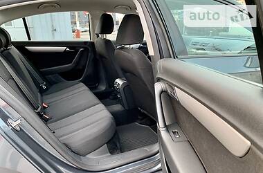 Седан Volkswagen Passat 2011 в 