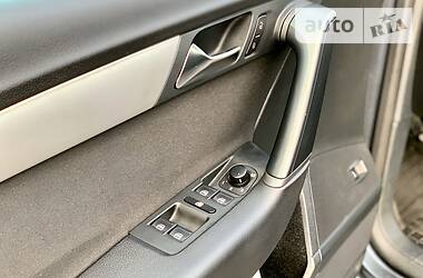Седан Volkswagen Passat 2011 в 