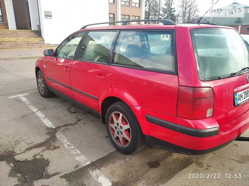 Универсал Volkswagen Passat 2000 в Коростене