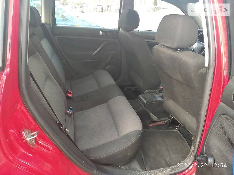 Универсал Volkswagen Passat 2000 в Коростене