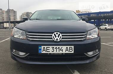 Седан Volkswagen Passat 2013 в Киеве