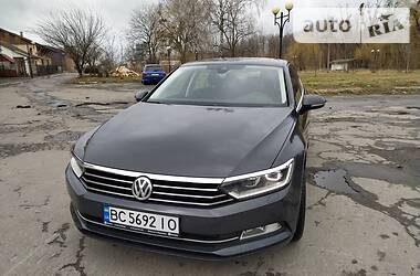 Седан Volkswagen Passat 2015 в 