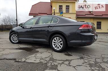 Седан Volkswagen Passat 2015 в 